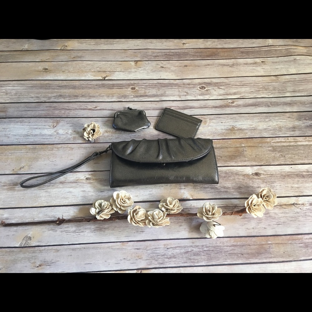 Silver Wristlet/Clutch